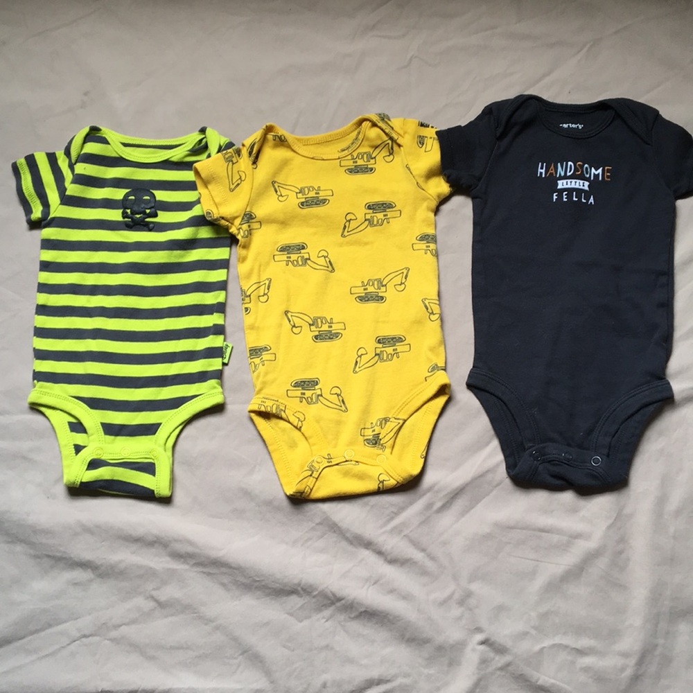‼️3 onsies for 6$‼️